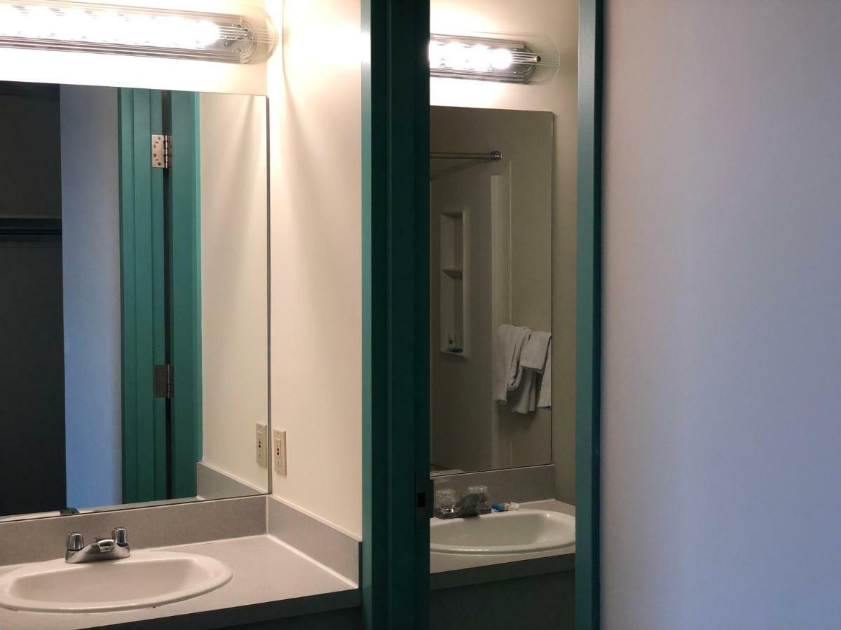 Westwind Motor Inn Drayton Valley ภายนอก รูปภาพ