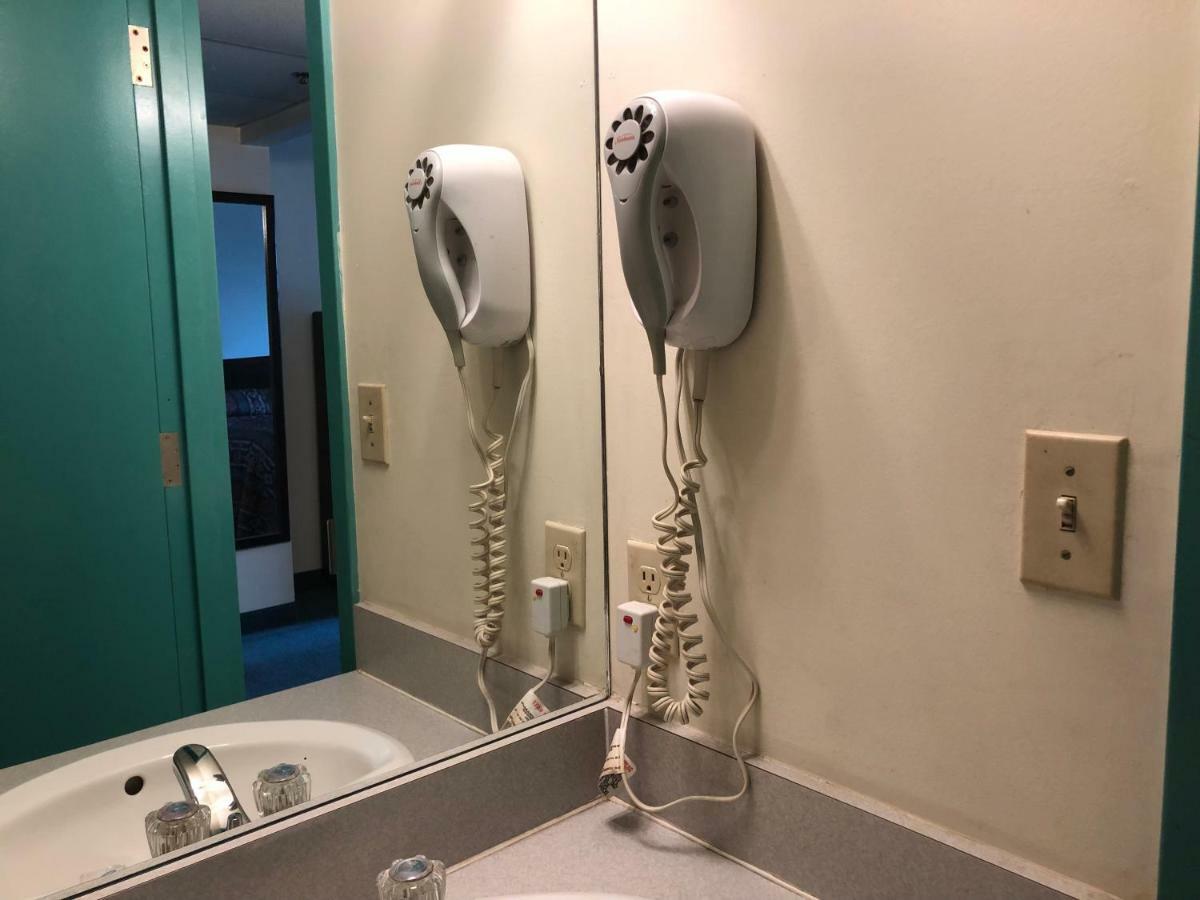 Westwind Motor Inn Drayton Valley ภายนอก รูปภาพ